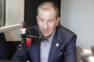 24.04.2023 Radio Kielce. Studio Polityczne. Piotr Dasios - Polska 2050 / Fot. Jarosław Kubalski - Radio Kielce