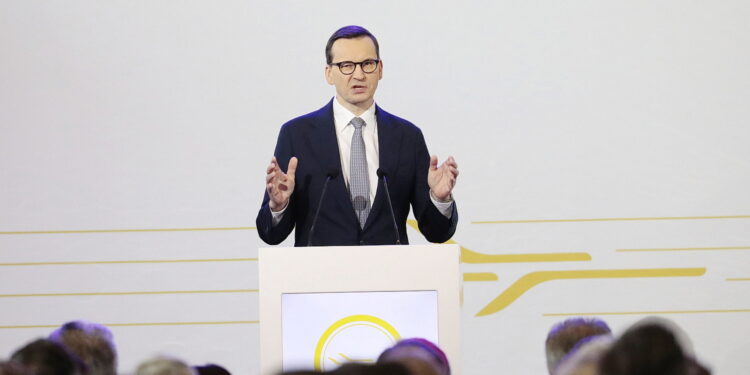 27.04.2023. Radom. Otwarcie lotniska Warszawa-Radom. Na zdjęciu: premier Mateusz Morawiecki / Fot. Wiktor Taszłow – Radio Kielce