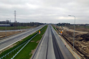 Budowa drogi ekspresowej S7 Warszawa - Grójec, odcinek Lesznowola - Tarczyn Północ / źródło: GDDKiA