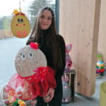 03.04.2023. Busko-Zdrój. Konkurs „Na kreatywne jajo wielkanocne". w kategorii wiekowej 15-19 lat jako najlepszą prace okrzyknięto dzieło Izabeli Dybek, uczennicy IV klasy Zespołu Szkół Podstawowych im. Mikołaja Kopernika w Busku-Zdroju. / Fot. Marta Gajda-Kruk - Radio Kielce