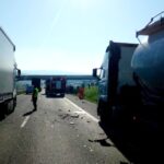 16.05.2023. Kajetanów. Dachowanie na trasie S7 / Fot. KM PSP Kielce