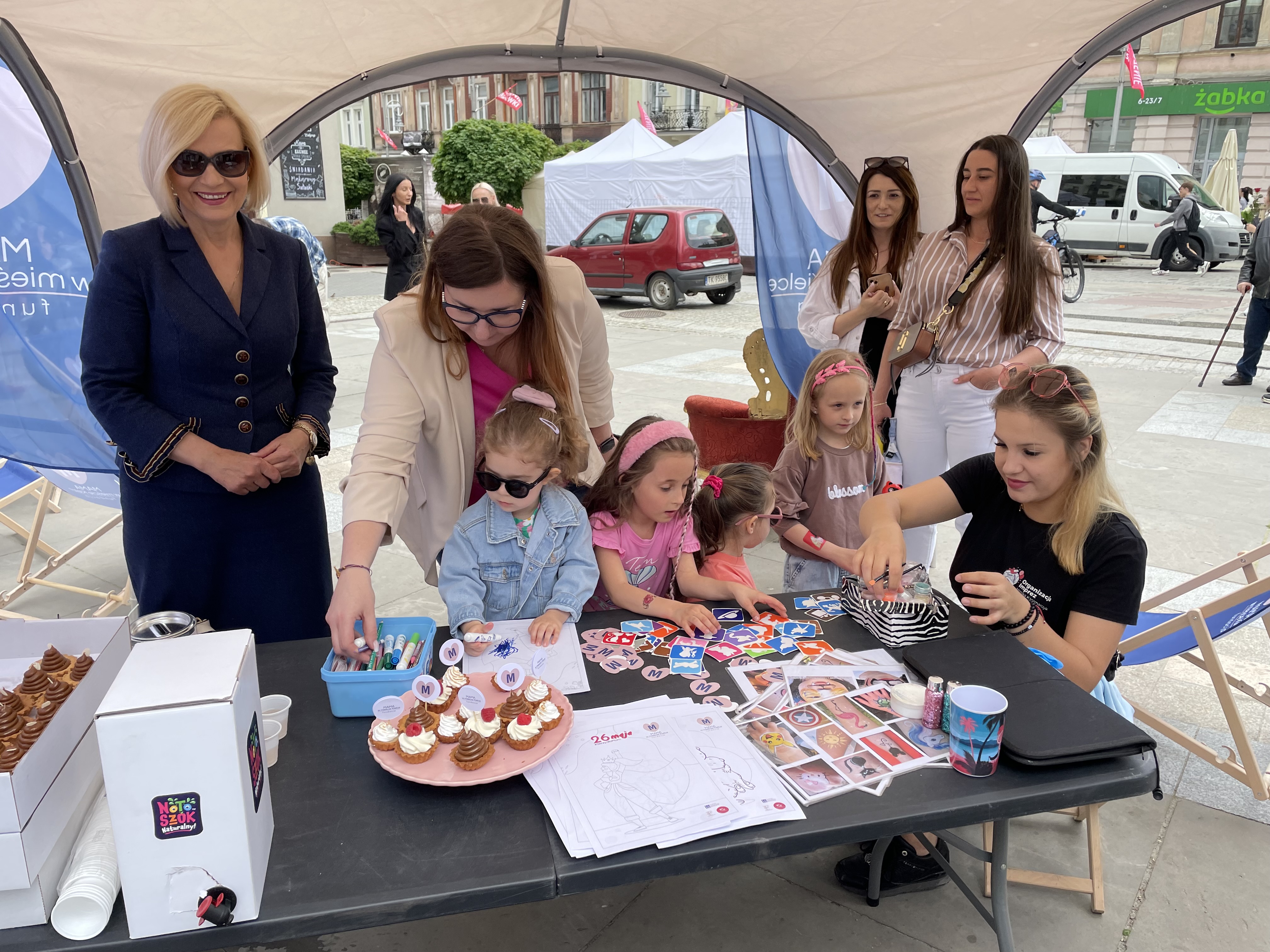 Królewski Dzień Matki na Placu Artystów