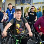 31.05.2023. Kielce. Wspólna przejażdżka rowerowa piłkarzy ręcznych Barlinka Industrii Kielce, zastępcy prezydenta Kielc Marcina Chłodnickiego i kibiców / Fot. Mosir Kielce - Facebook