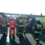 16.05.2023. Kajetanów. Dachowanie na trasie S7 / Fot. KM PSP Kielce