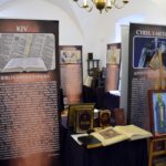 20.05.2023. Sandomierz. Wernisaż wystawy „Historia Biblii” / źródło: Sandomierskie Centrum Kultury