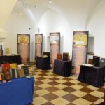 20.05.2023. Sandomierz. Wernisaż wystawy „Historia Biblii” / źródło: Sandomierskie Centrum Kultury