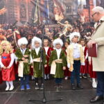 W Końskich godnie i uroczyście. W inscenizacji historycznej wzięły udział dzieci