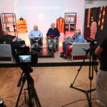 50 LAT JAK JEDEN DZIEŃ. Tak zaczęła się historia Korony. Na zdjęciu (od lewej): Jerzy Marzec, Jan Majdzik, Rafał Szymczyk - Radio Kielce, Damian Wysoski - Radio eM Kielce, Paweł Wolicki, Andrzej Jung / Fot. organizatorzy