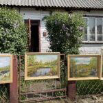 27.05.2023. Gosań. Wystawa malarstwa na płotach / Fot. Magdalena Galas-Klusek - Radio Kielce