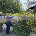 27.05.2023. Gosań. Wystawa malarstwa na płotach / Fot. Magdalena Galas-Klusek - Radio Kielce