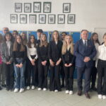 08.05.2023. Sandomierz. Członkowie Sejmu Dzieci i Młodzieży z Sandomierza na konferencji z posłem Markiem Kwitkiem. / Fot. Grażyna Szlęzak - Radio Kielce