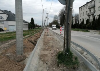 05.04.2023. Pińczów. Nowo budowana ścieżka rowerowa / Fot. Marta Gajda-Kruk - Radio Kielce
