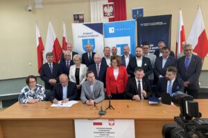 16.05.2023. Starachowice, Podpisanie umowy na budowę wiaduktu w Starachowicach / Fot. Anna Głąb - Radio Kielce