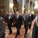 05.05.2023. Kielce. Uroczystość nadania sztandaru dla Aresztu Śledczego w Kielcach. Na zdjęciu (w środku od lewej): Mariusz Gosek – poseł, Zbigniew Ziobro – minister sprawiedliwości, gen. Jacek Kitliński - dyrektor generalny służby więziennej / Fot. Wiktor Taszłow - Radio Kielce