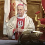 05.05.2023. Kielce. Uroczystość nadania sztandaru dla Aresztu Śledczego w Kielcach. Na zdjęciu: biskup Jan Piotrowski / Fot. Wiktor Taszłow - Radio Kielce