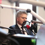 08.05.2023. Studio Polityczne Radia Kielce. Na zdjęciu senator Krzysztof Słoń - Prawo i Sprawiedliwość. / Fot. Wiktor Taszłow - Radio Kielce