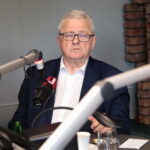 08.05.2023. Studio Polityczne Radia Kielce. Na zdjęciu Czesław Siekierski - Polskie Stronnictwo Ludowe. / Fot. Wiktor Taszłow - Radio Kielce