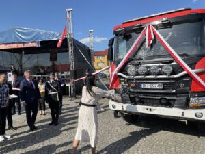 Druhowie z Daleszyc mają nowy wóz bojowy
