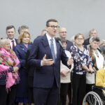 20.05.2023. Skalbmierz. Premier Mateusz Morawiecki z wizytą w domu seniora. / Fot. Jarosław Kubalski - Radio Kielce