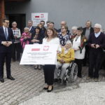 20.05.2023. Skalbmierz. Premier Mateusz Morawiecki z wizytą w domu seniora. / Fot. Jarosław Kubalski - Radio Kielce