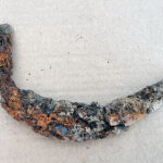 Naczynia i sprzęty gospodarstwa domowego z okresów wczesnego średniowiecza i kultury łużyckiej odkryte przez archeologów na placu budowy obwodnicy Opatowa / źródło: GDDKiA