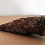 Naczynia i sprzęty gospodarstwa domowego z okresów wczesnego średniowiecza i kultury łużyckiej odkryte przez archeologów na placu budowy obwodnicy Opatowa / źródło: GDDKiA