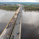 Budowa trasy S7 w województwie mazowieckim. Na zdjęciu most w Zakroczymiu / źródło: GDDKiA