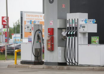 Podwyżki cen benzyn. Diesel i autogaz bez większych zmian