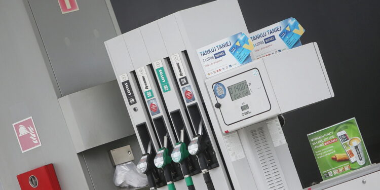 Ceny paliw na stacjach bez znaczących zmian