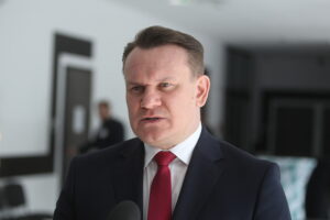 Dominik Tarczyński wzywa nowego ministra do spraw europejskich do debaty o zmianie traktatów