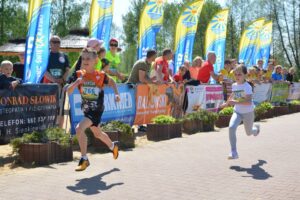 Pierwsza runda cyklu „XI MosirGutwinRun 2023 – Maraton i Półmaraton na raty” / źródło: MOSiR Ostrowiec Świętokrzyski