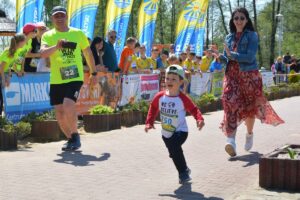 Pierwsza runda cyklu „XI MosirGutwinRun 2023 – Maraton i Półmaraton na raty” / źródło: MOSiR Ostrowiec Świętokrzyski