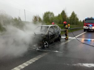 07.05.2023. Pożar auta / Fot. KM PSP Kielce