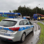 19.05.2023. Cedzyna. S74/DK74. Specjalistyczny pojazd ciężarowy utknął na rondzie / Fot. Piotr Kwaśniewski – Radio Kielce