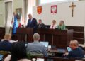 30.06.2023. Kielce. Sesja rady miasta. Na zdjęciu: Bogdan Wenta - prezydent Kielc przedstawia sprawozdanie ze swojej działalności / Fot. Marcin Marszałek - Radio Kielce