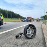 07.06.2023. Podlesie. Dachowanie na trasie S7 / Fot. PSP Jędrzejów