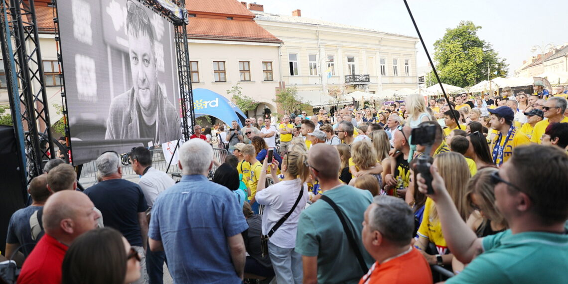 20.06.2023. Kielce. Spotkanie piłkarzy i działaczy Barlinek Industria Kielce z kibicami / Fot. Wiktor Taszłow - Radio Kielce