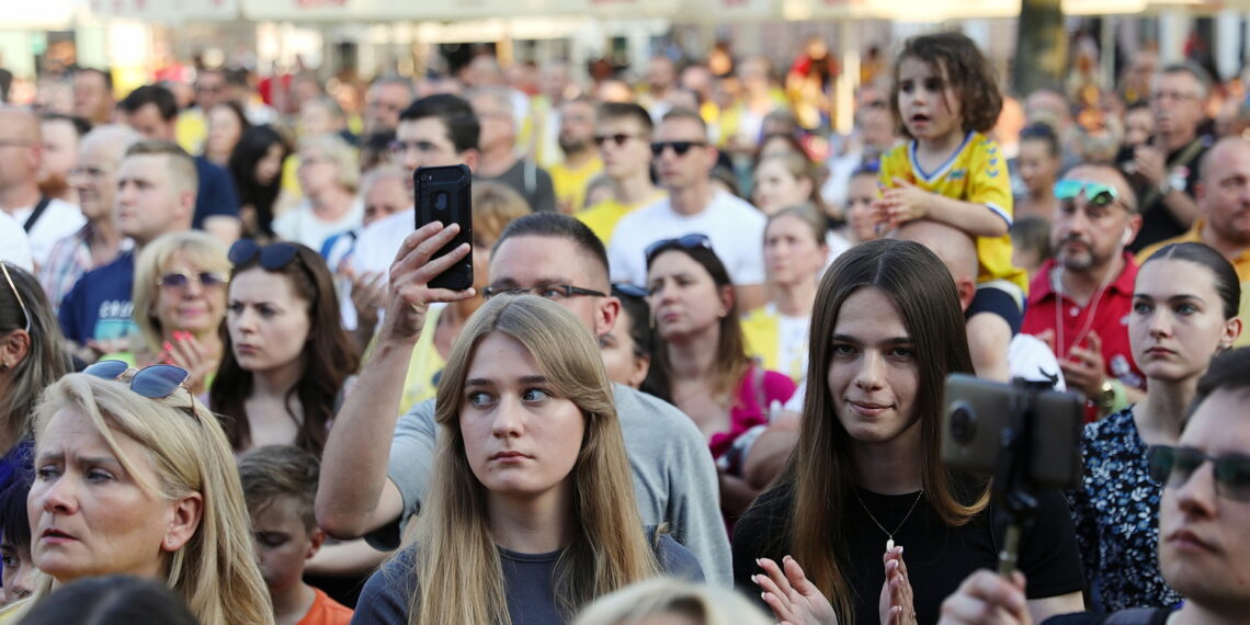 20.06.2023. Kielce. Spotkanie piłkarzy i działaczy Barlinek Industria Kielce z kibicami / Fot. Wiktor Taszłow - Radio Kielce