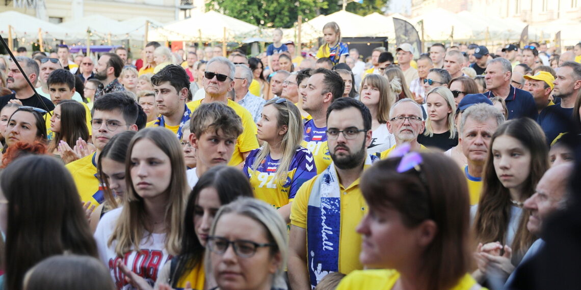 20.06.2023. Kielce. Spotkanie piłkarzy i działaczy Barlinek Industria Kielce z kibicami / Fot. Wiktor Taszłow - Radio Kielce