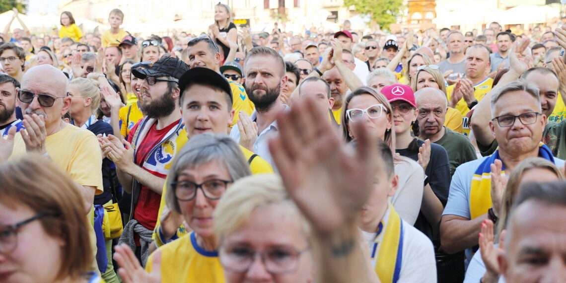 20.06.2023. Kielce. Spotkanie piłkarzy i działaczy Barlinek Industria Kielce z kibicami / Fot. Wiktor Taszłow - Radio Kielce