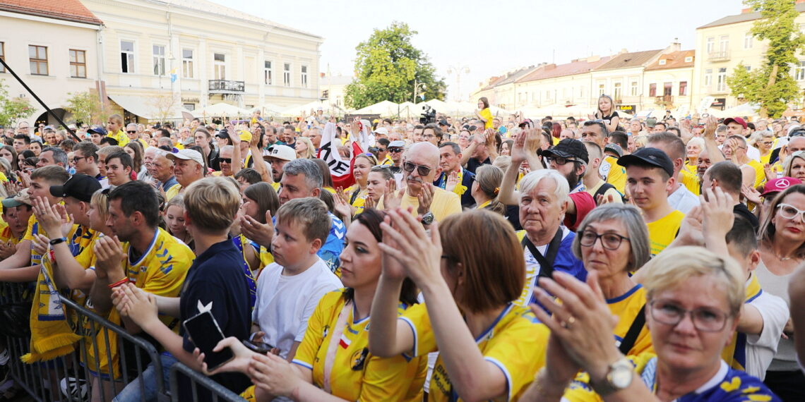 20.06.2023. Kielce. Spotkanie piłkarzy i działaczy Barlinek Industria Kielce z kibicami / Fot. Wiktor Taszłow - Radio Kielce