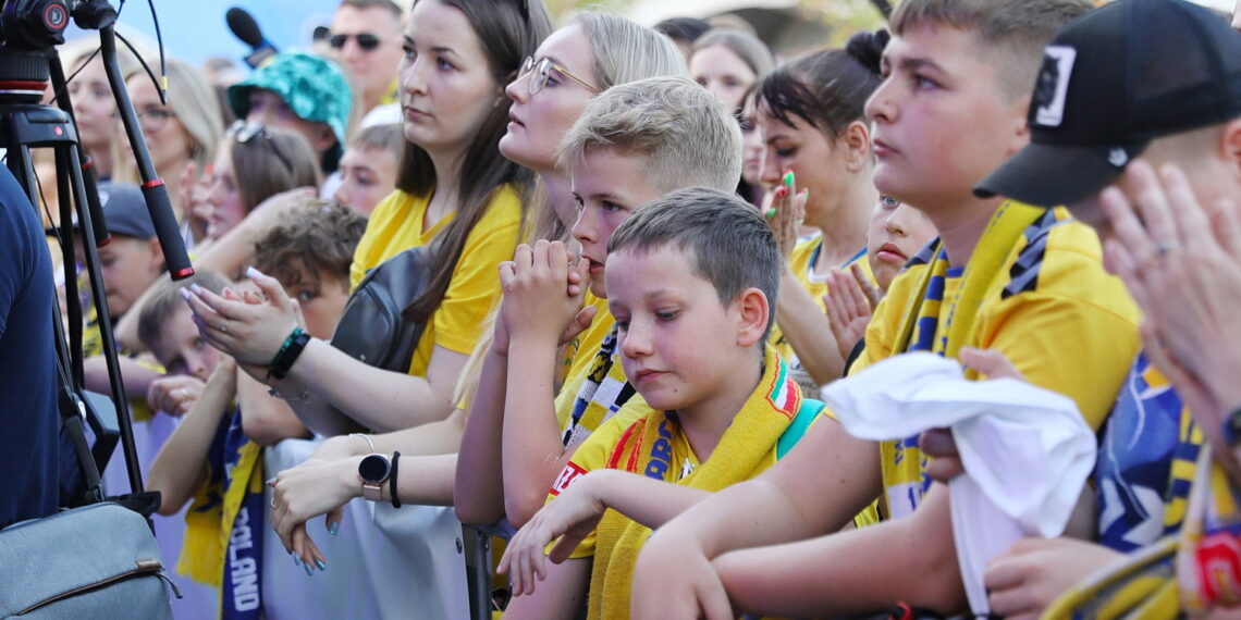 20.06.2023. Kielce. Spotkanie piłkarzy i działaczy Barlinek Industria Kielce z kibicami / Fot. Wiktor Taszłow - Radio Kielce