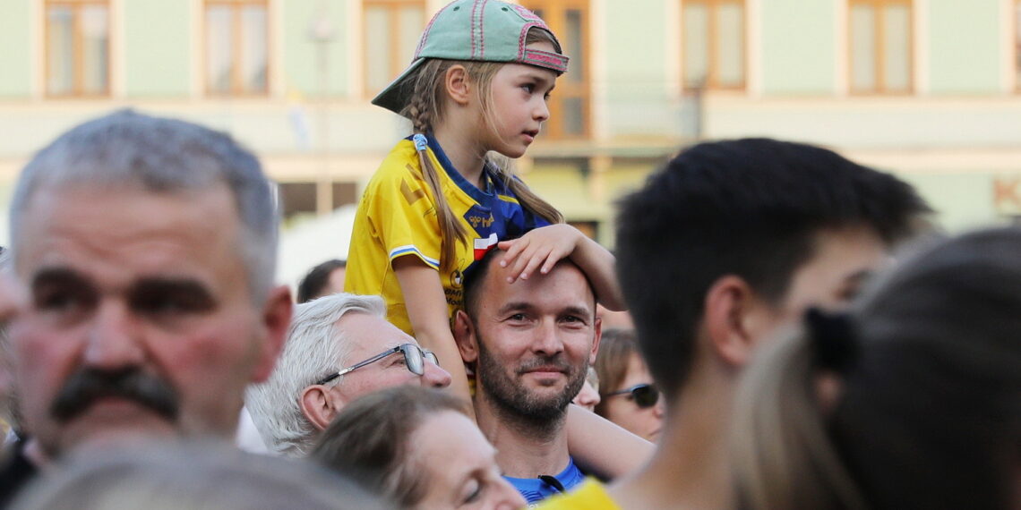 20.06.2023. Kielce. Spotkanie piłkarzy i działaczy Barlinek Industria Kielce z kibicami / Fot. Wiktor Taszłow - Radio Kielce