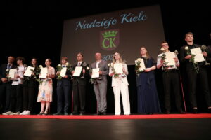 27.06.2023. Kielce. Mała scena KCK. Wręczenie statuetek „Nadzieje Kielc” / Fot. Wiktor Taszłow - Radio Kielce
