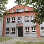 INTERWENCJA. Pusty budynek mógłby służyć dzieciom? - Radio Kielce 28.06.2023. Kielce. Interwencja. / Fot. Wiktor Taszłow - Radio Kielce