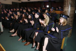 29.06.2023. Kielce. Studenci Collegium Medicum UJK odebrali dyplomy i złożyli przyrzeczenia lekarskie / Fot. Wiktor Taszłow - Radio Kielce