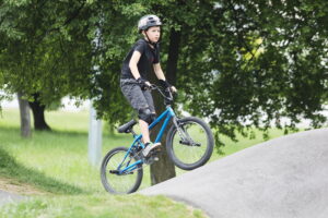 08.06.2023. Kielce, Park Baranowski. Pumptrack. / Fot. Wiktor Taszłow - Radio Kielce