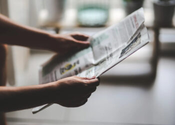 Polacy masowo szukają promocji w gazetkach sieci handlowych