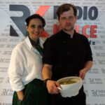 02.06.2023. Radio Kielce. Smacznego weekendu. Na zdjęciu: Magdalena Sitek - Radio Kielce i Patryk Kwieciński - firma cateringowa Moko / Fot. Piotr Kwaśniewski - Radio Kielce