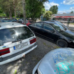 12.06.2023. Kielce. Wystawione na sprzedaż samochody osobowe, które zostały usunięte z kieleckich ulic / Fot. Wiktor Taszłow – Radio Kielce